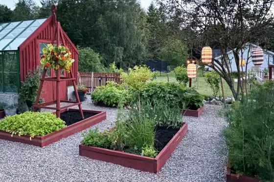 5 idéer för pallkragen som gör odlingen snygg och lättskött